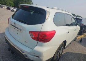 2017 Pathfinder Nissan