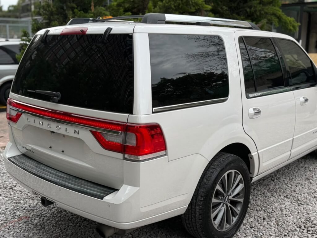 2017 Lincoln Navigator Select